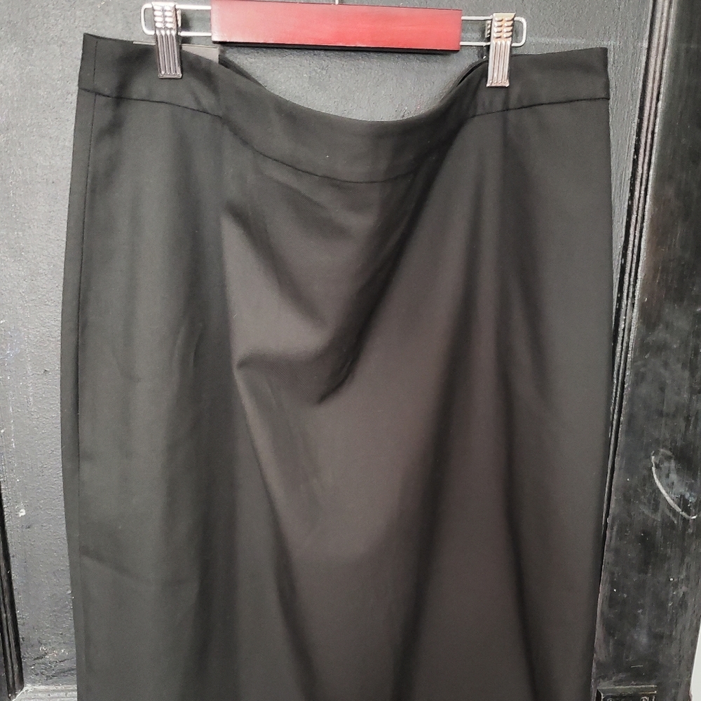 NWT BANANA REPUBLIC BLACK PENCIL SIZE 18 LIGHTWEIGHT SPRING SUMMER